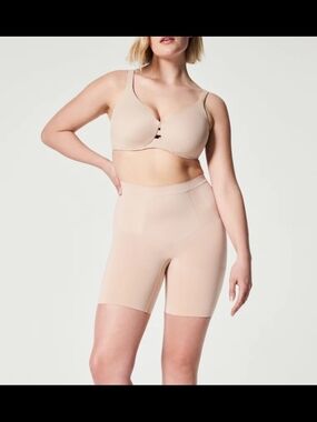SPANXsculpt OnCore Mid-Thigh Short Oat XL